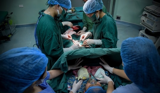 Khoảnh khắc đầu đời - Phép màu từ ống nghiệm