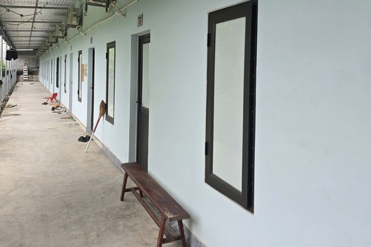 Nghệ An: Hàng trăm dãy phòng trọ công nhân giá rẻ ế ẩm