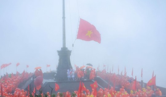 Khi trái tim quyết đi, đỉnh Fansipan sẽ mở đường