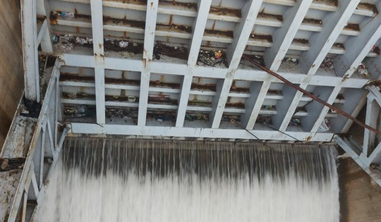 Hà Tĩnh đồng loạt xả tràn 7 hồ chứa để ứng phó với mưa lớn