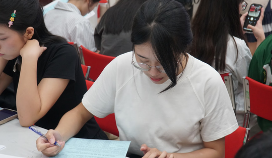 Vì sao có điểm chuẩn 30/30 khi môn Văn không có điểm 10?