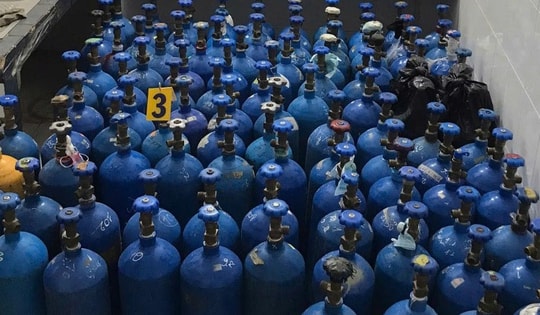 TPHCM: Triệt phá đường dây buôn bán khí cười từ Bắc và Nam do nữ quái cầm đầu