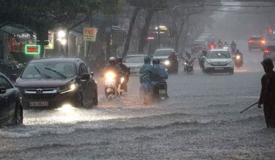 Bão số 5 có thể mang theo 'quả bom nước' trút xuống Bắc Trung Bộ