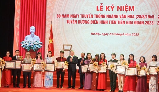 Bộ trưởng Nguyễn Văn Hùng: Văn hóa nuôi dưỡng tâm hồn và bản sắc dân tộc, khát vọng vươn cao