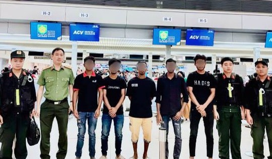 Trục xuất nhóm người Bangladesh lợi dụng du lịch ở lại làm việc 'chui'