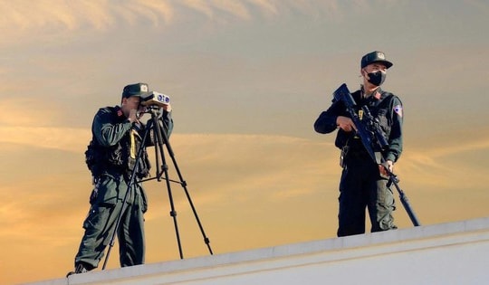 Cận cảnh màn huấn luyện hoành tráng của lính đặc nhiệm Bộ Tư lệnh cảnh vệ

