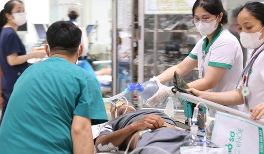 Đội cấp cứu lưu động Nghệ An trực chiến bão số 5