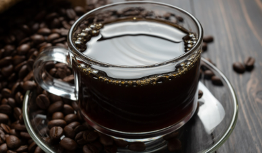 Ai không nên uống cà phê đen?
