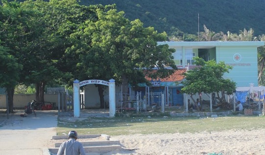 Khánh Hòa: Tăng cường y tế biển đảo, hỗ trợ bảo hiểm y tế cho người khó khăn