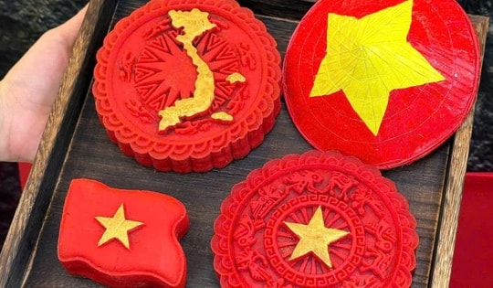 Bánh Trung thu 'cờ đỏ sao vàng' lan tỏa niềm tự hào dân tộc trên mạng xã hội