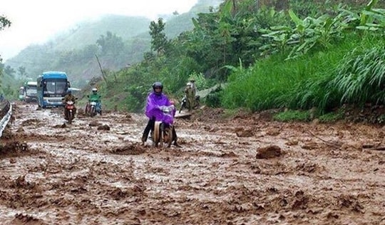 Sẵn sàng sơ tán, di dời người dân khỏi các khu vực nguy hiểm do mưa lớn
