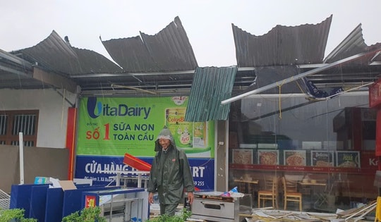 Bão số 5 tàn phá Hà Tĩnh tan hoang