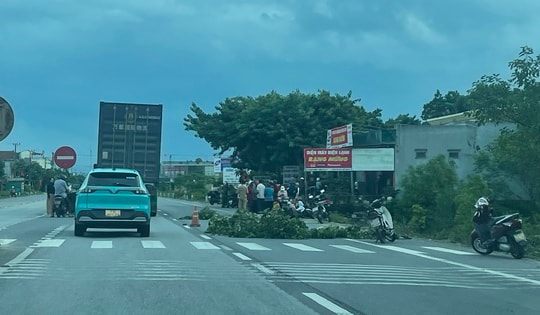 Hai mẹ con thương vong khi lưu thông trên QL 1A