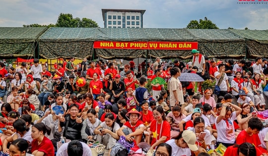 Hà Nội lắp dựng 10 nhà bạt dã chiến phục vụ nhân dân xem trực tiếp lễ diễu binh