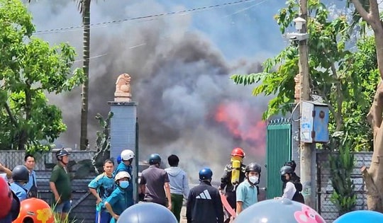 TP Hồ Chí Minh: Điều tra vụ cháy nhà vắng chủ trong khu đất rộng hơn 1.000 m2