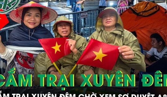 Người dân ‘đội nắng, thắng mưa’ cắm trại xuyên đêm chờ xem sơ duyệt diễu binh, diễu hành