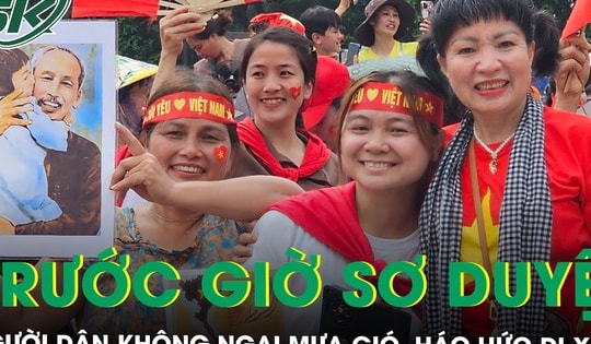 Trước giờ sơ duyệt A80: Hàng vạn người dân không ngại mưa gió, háo hức đi xem