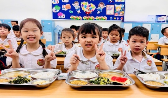 Có nên để phụ huynh tham gia giám sát bữa ăn bán trú của học sinh tiểu học ở Hà Nội?