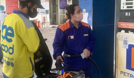 Giá xăng tăng tiếp tục tăng lần thứ 2, RON95 20.363đ/lít