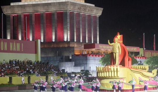 Hình ảnh ấn tượng buổi sơ duyệt diễu binh, diễu hành trên Quảng trường Ba Đình