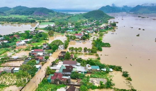 Di dời khẩn cấp 291 hộ dân khỏi vùng ngập lụt