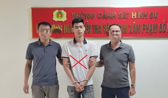 Nhân viên quán lẩu ở Hải Phòng và cú sa ngã ở tuổi 20