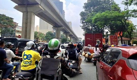 Hà Nội: Lý do đường Trần Phú, Nguyễn Trãi ùn tắc bất thường