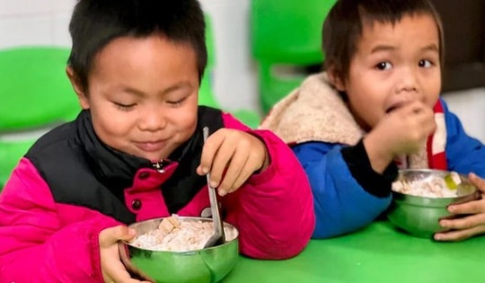 Tăng cường giám sát bữa ăn bán trú cho trẻ em dân tộc thiểu số, đảm bảo công khai và minh bạch chất lượng