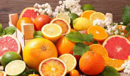 4 nguy cơ tiềm ẩn khi tiêu thụ trái cây họ cam quýt