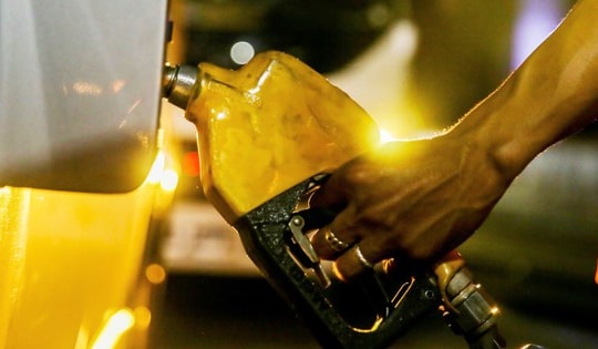 Giá dầu giảm do lo ngại nhu cầu tại Mỹ suy yếu sau mùa Hè