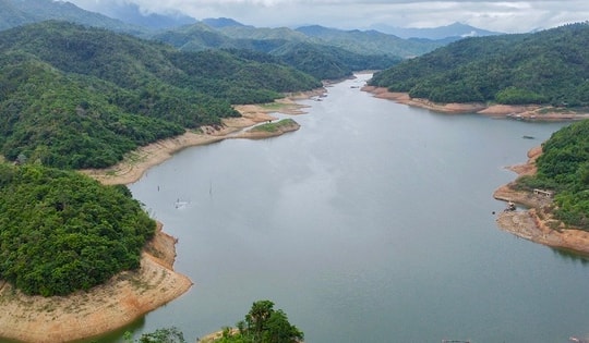 4 thi thể trôi dạt về lòng hồ thủy điện ở Nghệ An