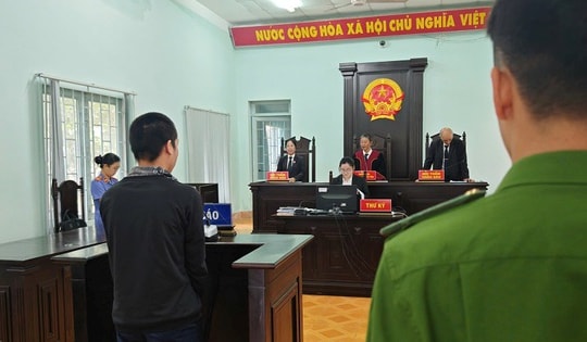 Đối tượng rủ 2 thanh thiếu niên cùng sử dụng ma túy lãnh án 10 năm tù