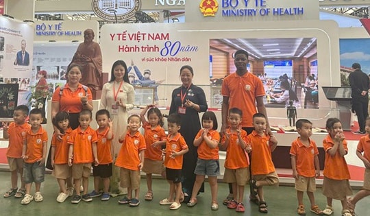 Hàng ngàn người dân thăm quan, trải nghiệm khám bệnh tại Triển lãm 'Y tế Việt Nam - Hành trình 80 năm vì sức khỏe Nhân dân'