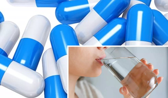 Tại sao nên uống thuốc với nước ấm?
