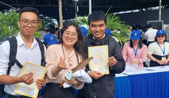 Bác sĩ mới ra trường phải công tác tại trạm y tế ít nhất 12 tháng