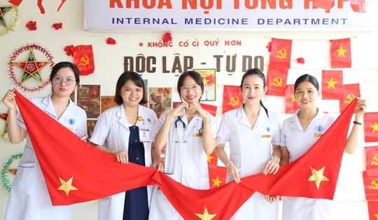 Hải Phòng rực rỡ cờ hoa, thầy trò và y bác sĩ hân hoan mừng 80 năm Quốc khánh