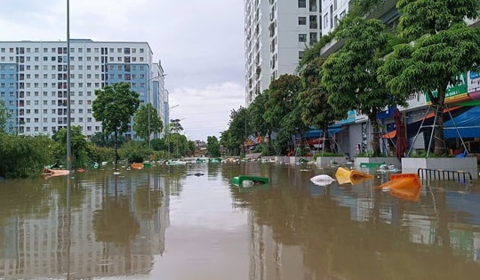 Cảnh báo mưa rất lớn kèm lốc sét, mưa đá ở nhiều khu vực
