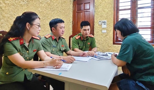 Tạm giữ hình sự người phụ nữ lừa đảo bán giấy mời sự kiện A80