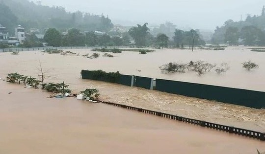 Lũ trên nhiều sông lên rất nhanh, nguy cơ ngập ở vùng trũng thấp, ven sông
