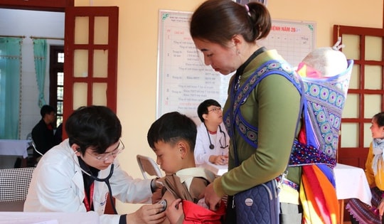 Lào Cai đẩy mạnh chăm sóc sức khoẻ cho đồng bào dân tộc thiểu số