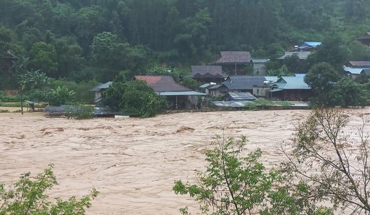 Mưa lớn, nhiều tỉnh miền núi từ Lào Cai đến Hà Tĩnh cảnh báo thiên tai lũ quét