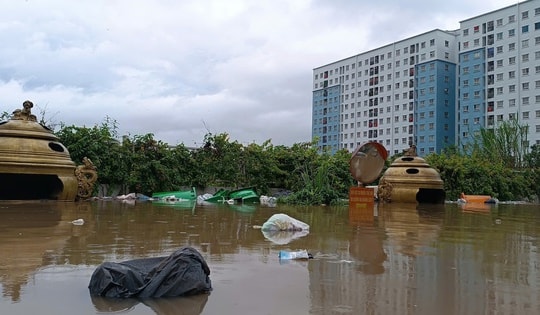 Lũ trên các sông dâng cao, cảnh báo ngập úng vùng trũng thấp Hà Nội