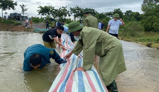 Hà Nội liên tục phát cảnh báo lũ trên sông Tích