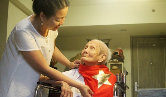 Quốc khánh thiêng liêng của cụ ông 100 tuổi từng chứng kiến Bác Hồ đọc Tuyên ngôn Độc lập