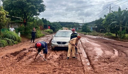 Đồng Nai: Liên tiếp sạt lở trên Quốc lộ 13 và 14, tiềm ẩn nguy hiểm