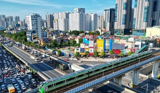 Hà Nội: Xe buýt và đường sắt đô thị đáp ứng tốt nhu cầu đi lại dịp Đại lễ A80