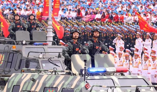 Đội hình diễu binh, diễu hành A80 hoàn thành nhiệm vụ, trở về đơn vị