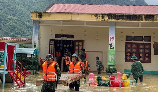 Thủ tướng chỉ đạo tập trung khắc phục cơ sở giáo dục bị thiệt hại do thiên tai