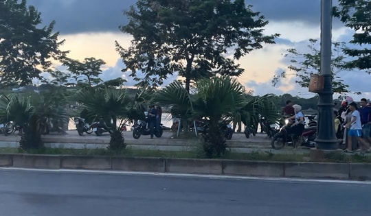 Hai cháu bé đuối nước thương tâm khi ra chơi ở hồ sinh thái