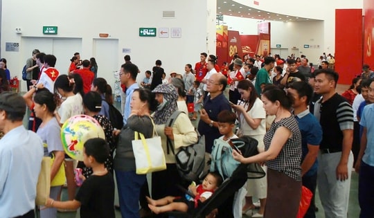 Gần 4 triệu người đã tới tham quan Triển lãm thành tựu đất nước